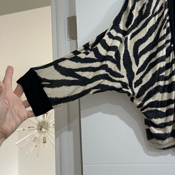 Cover up very soft fabric S/M in very good condition used it once - Picture 3 of 5